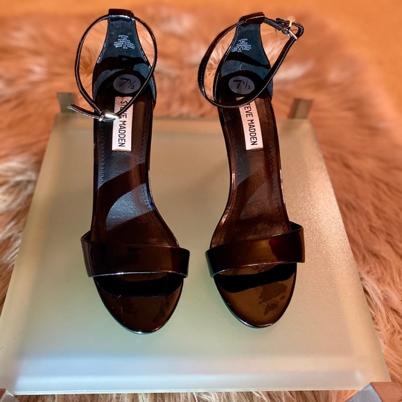 Steve Madden Shoes - Steve Madden Patent Leather Ankle Strap Sandal